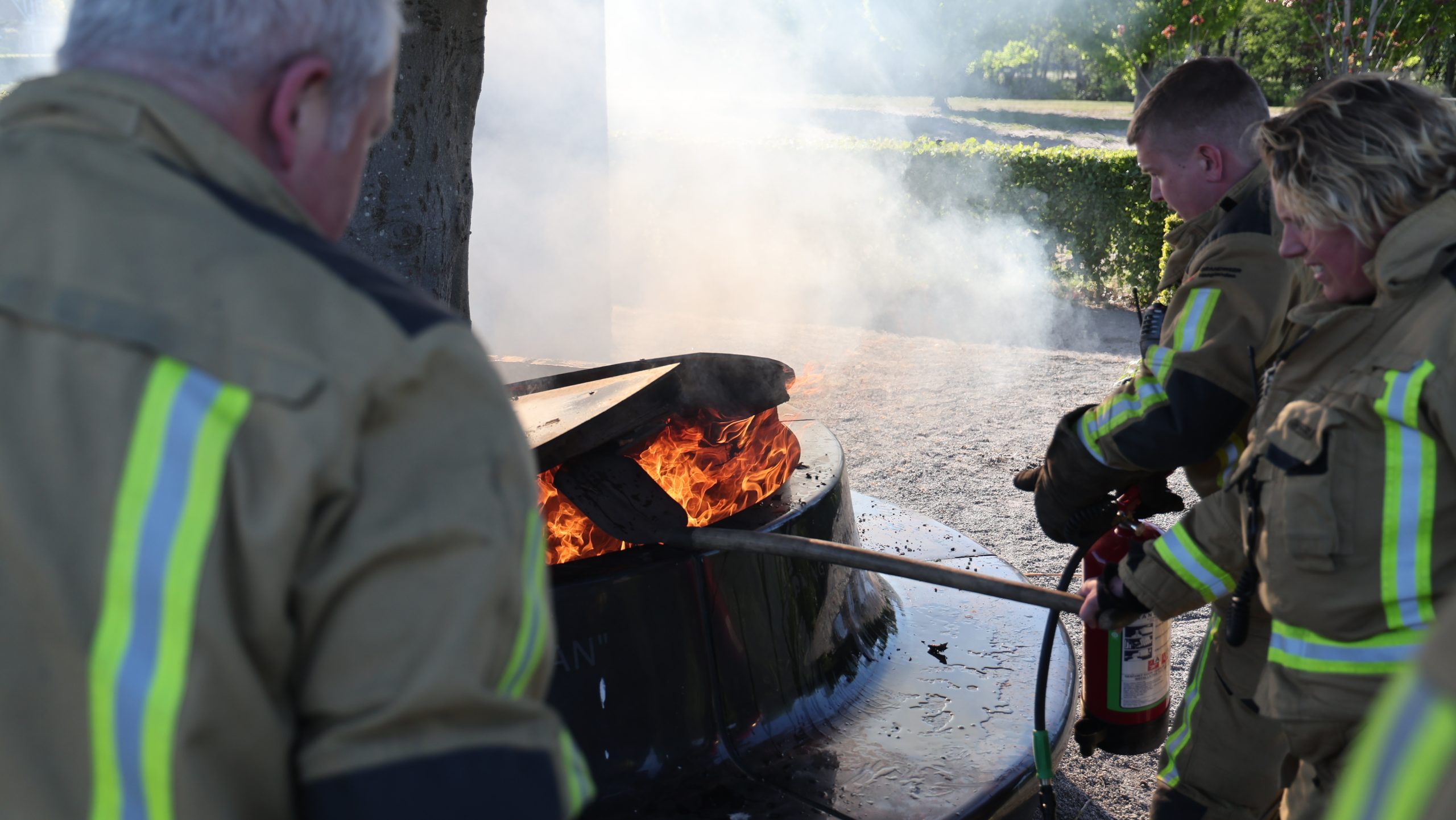 Drie jongens steken oorlogsmonument in Voorburg in brand