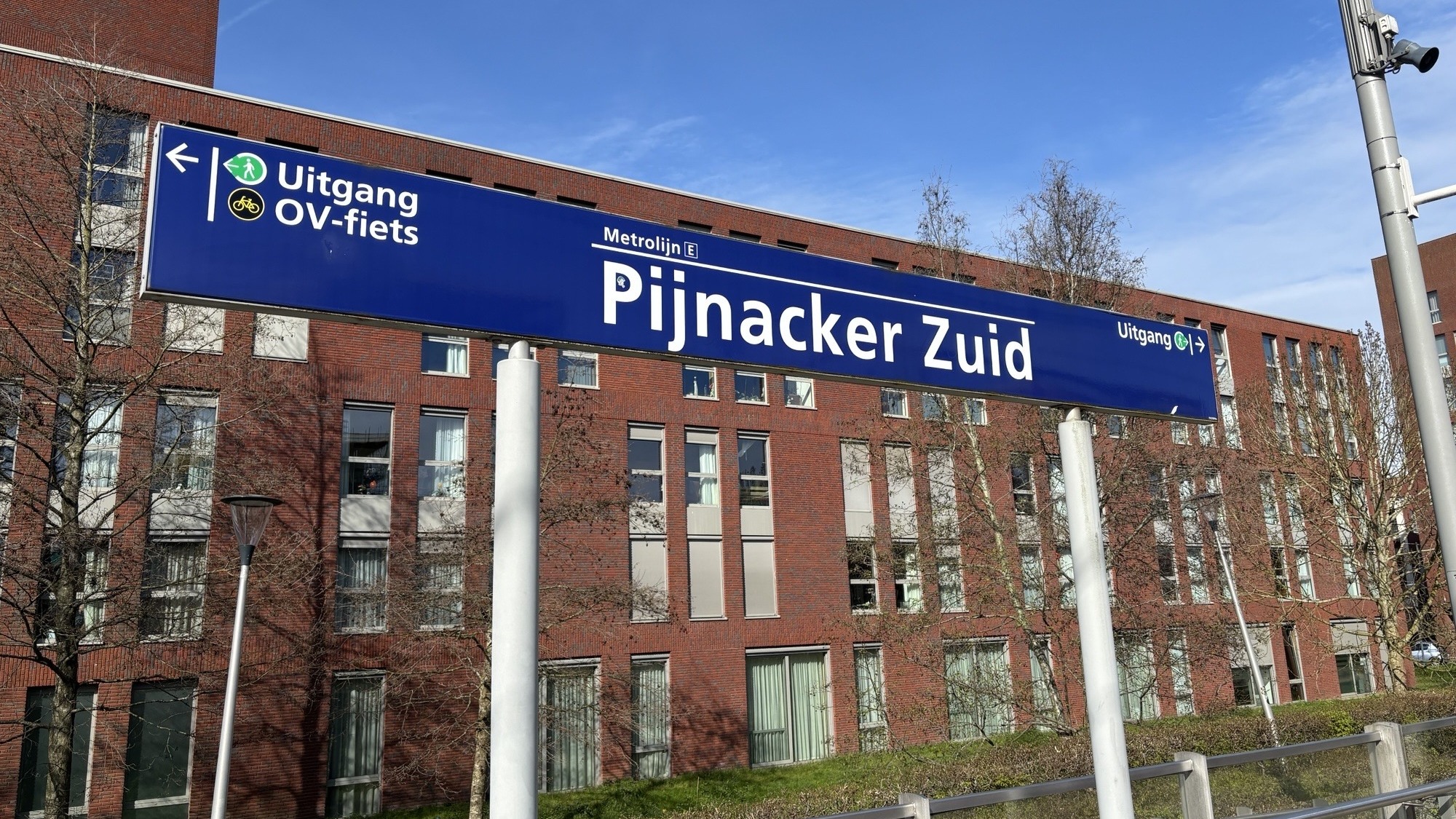 Extra spitsritten op metrolijn E vanaf 4 mei