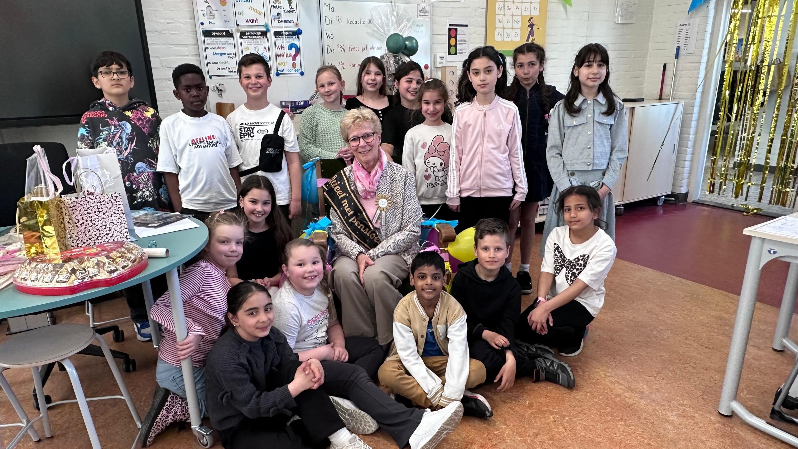 [VIDEO] Juf Winnie neemt na 45 jaar afscheid van Het Kristal in Rijswijk