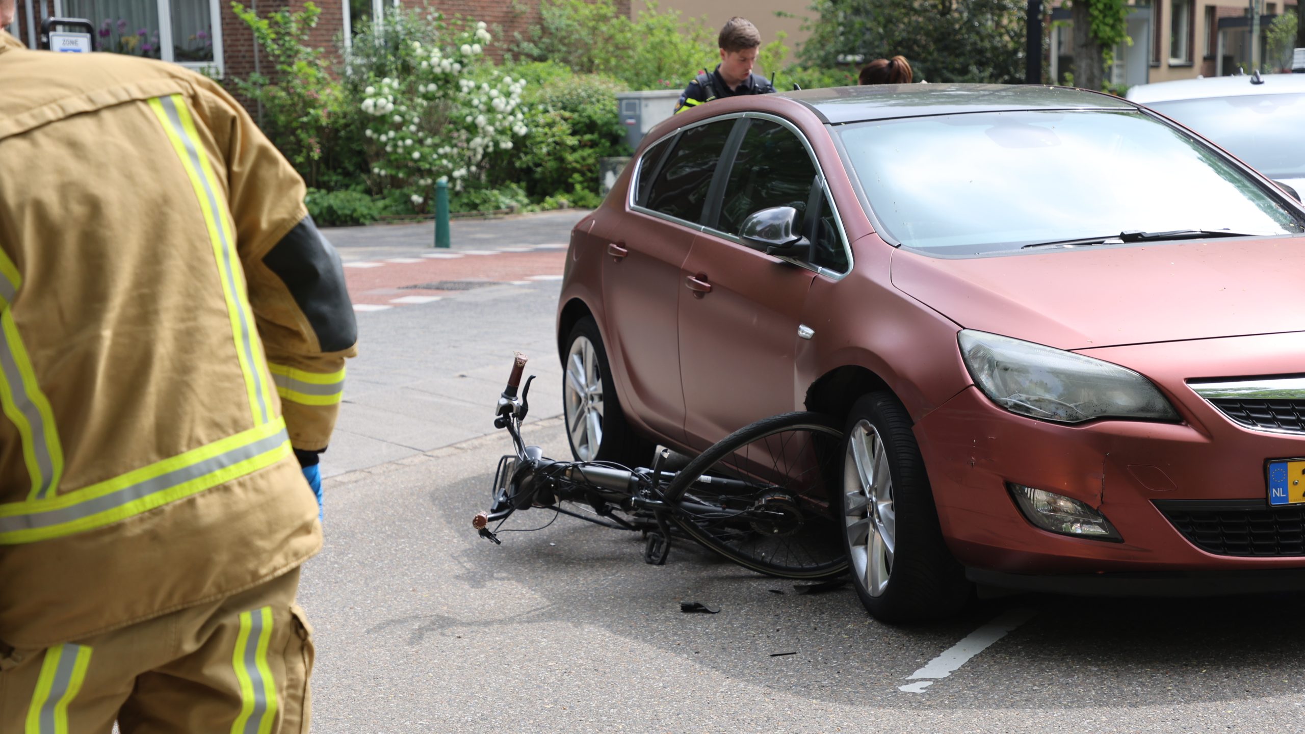 Fietser gewond bij aanrijding met auto op Huis te Landelaan