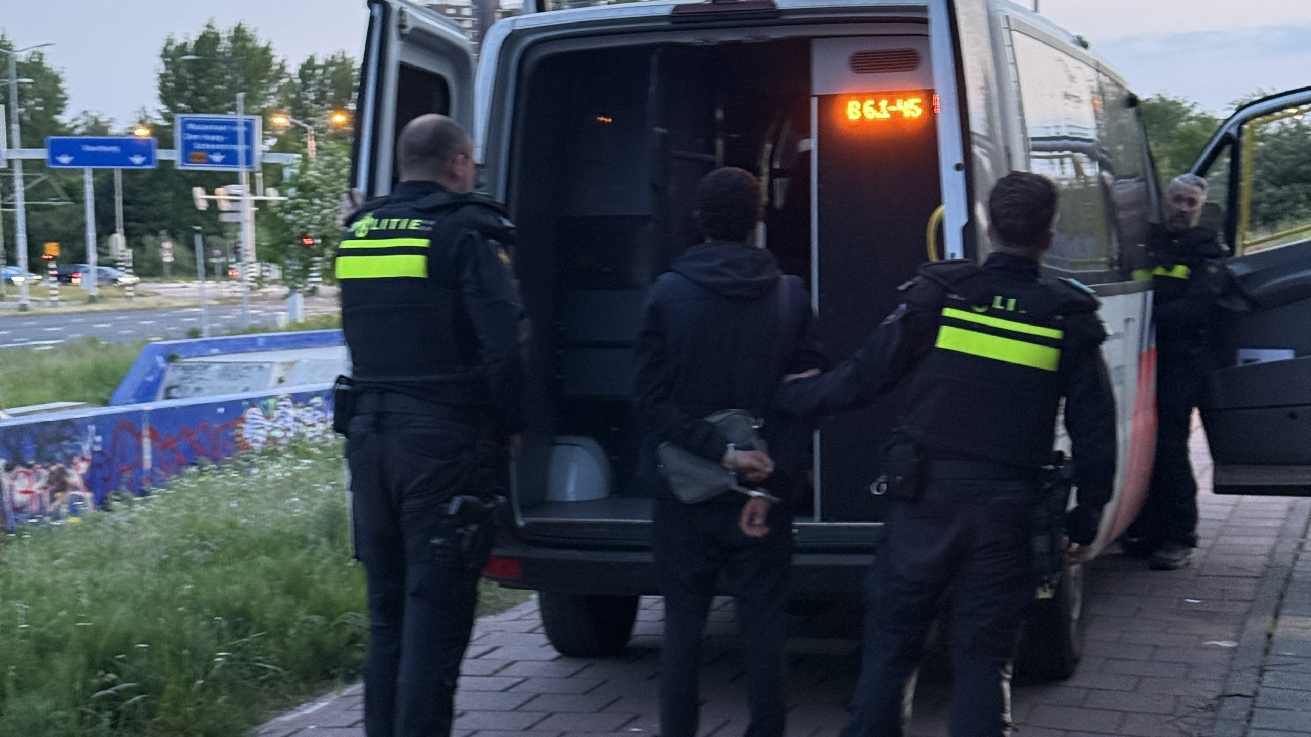 Politie grijpt in bij vechtpartij nabij Mall of the Netherlands