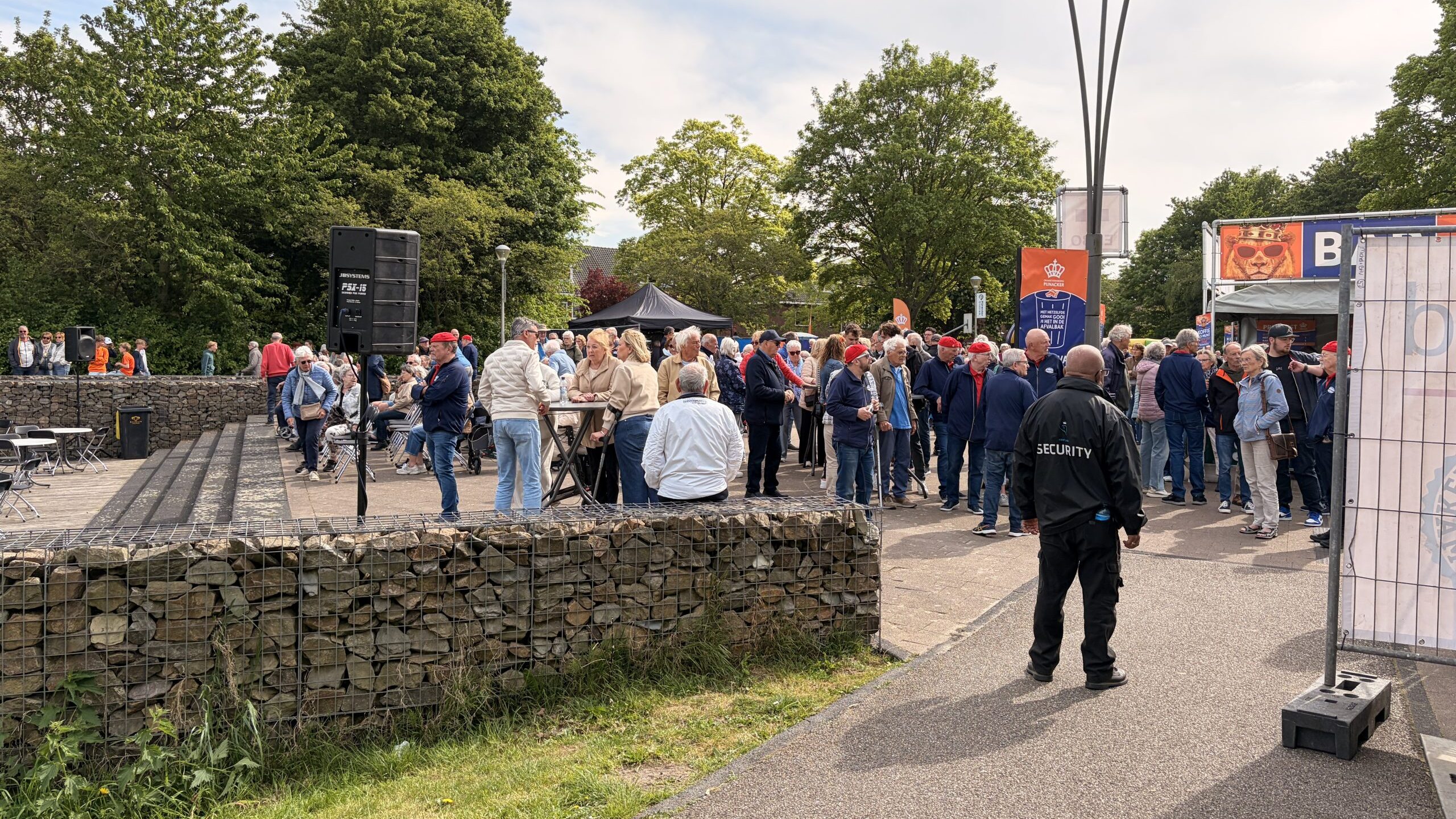 Dirigent (76) overleden na medische noodsituatie tijdens bevrijdingsfeest in Pijnacker