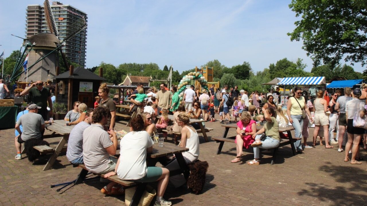 Lentefeest bij Hoeve Essesteijn trekt veel publiek Lentefeest bij Hoeve Essesteijn trekt veel publiek