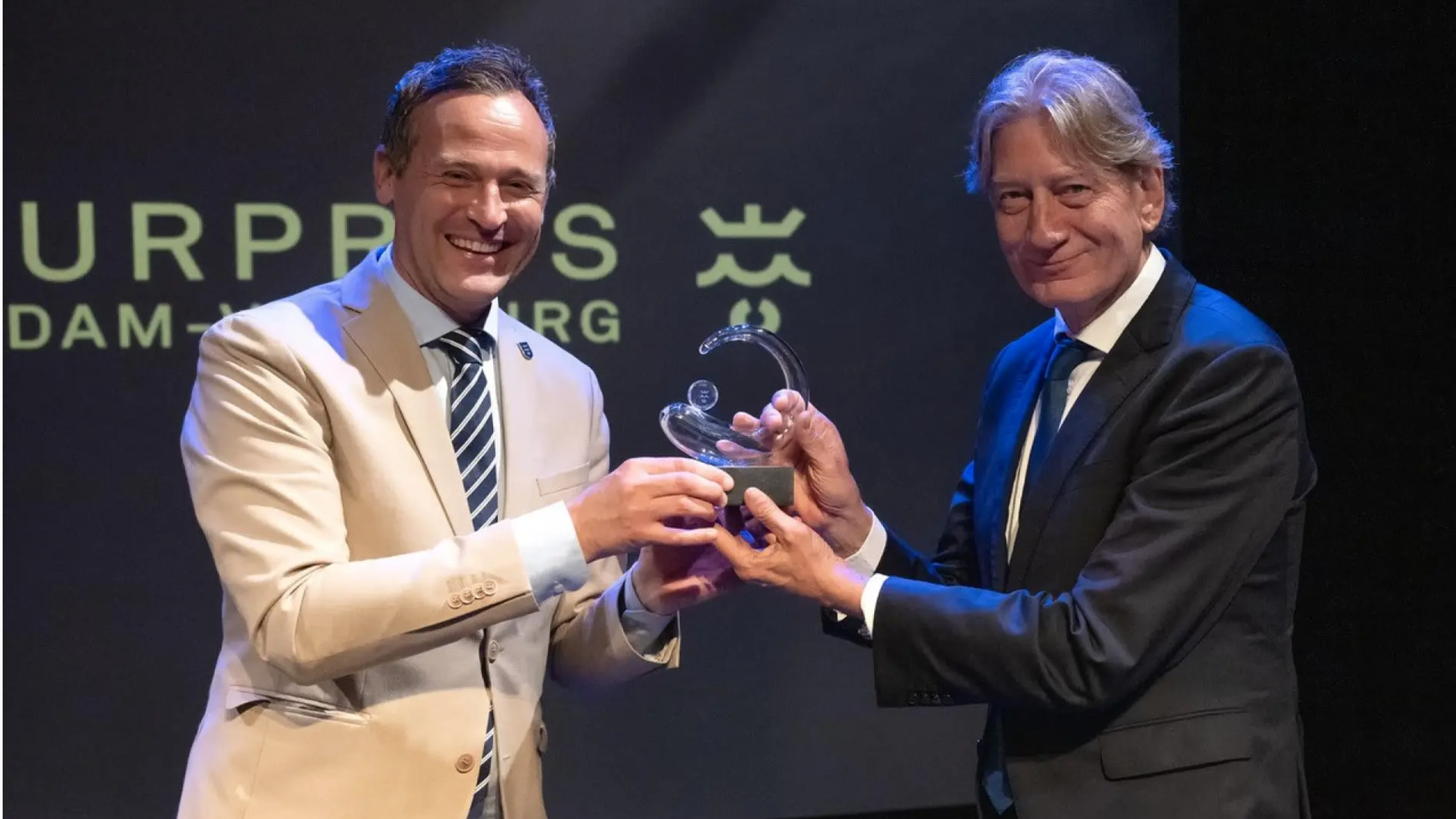 Cultuurprijs Leidschendam-Voorburg voor prof. Rob de Wijk Cultuurprijs Leidschendam-Voorburg voor prof. Rob de Wijk