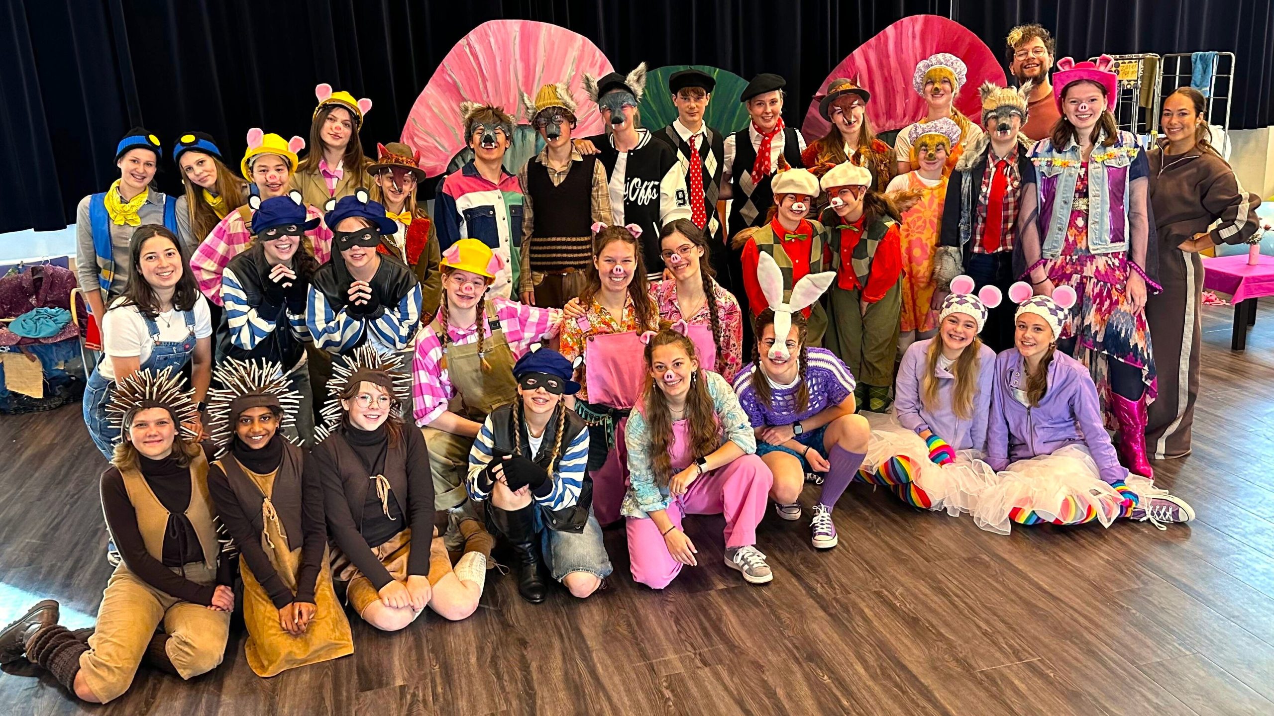 Jonge cast brengt familiemusical ‘De 3 Biggetjes’ tot leven in Rijswijkse Schouwburg